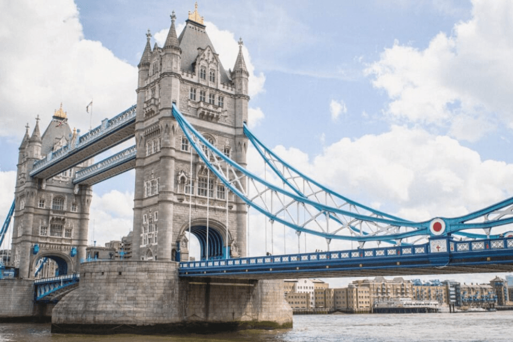 Budget-Friendly Travel - Image 1
